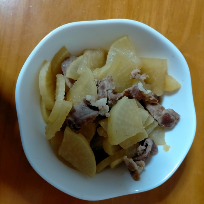 大根と豚小間の煮物